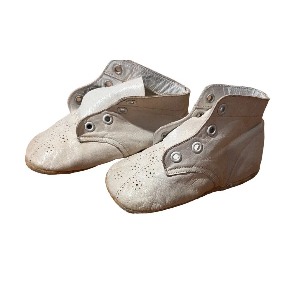 Two pairs vintage baby shoes Buntees Leather and flowers on toes White